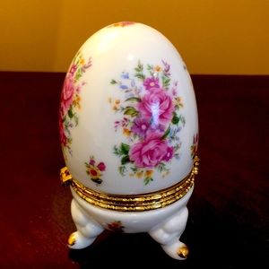 Vintage Formalities by Baum Bros, Egg Trinket Box